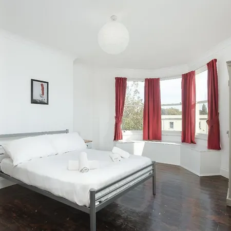 Rustic 3 Bedroom Maisonette In Heart Of * Bristol